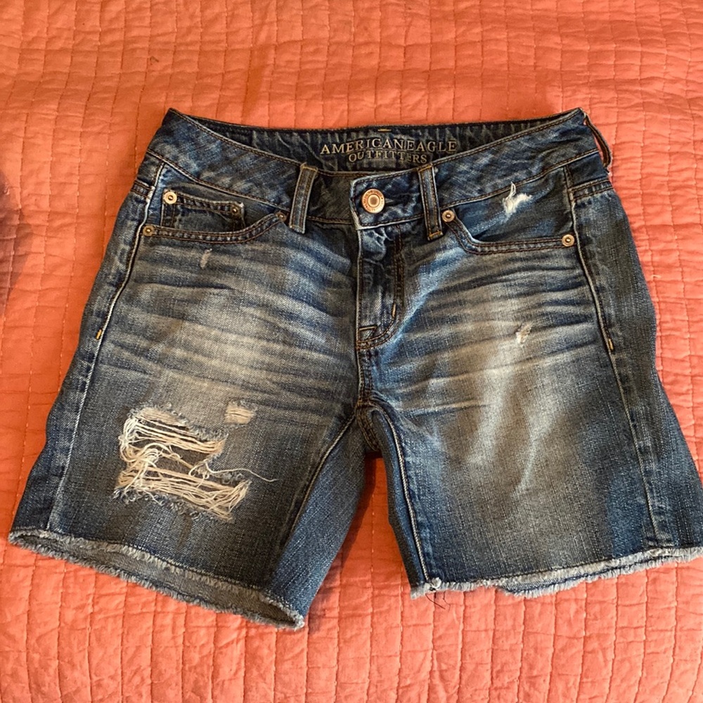 American Eagle Outfitters size 00, but are similar to a boyfriend style fit.